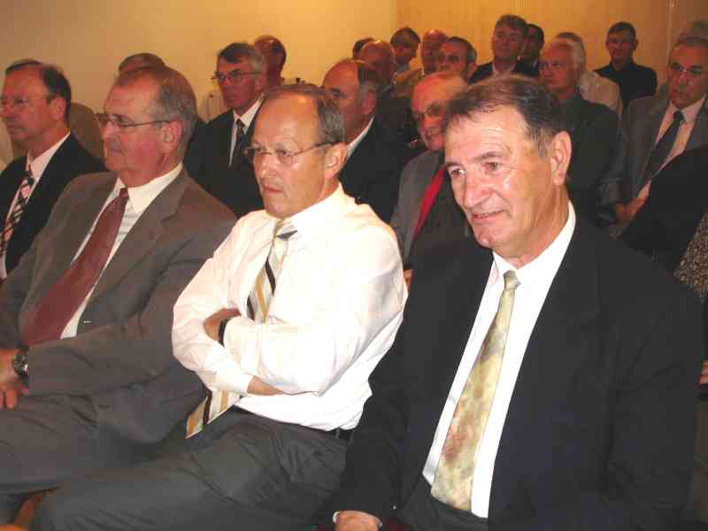 03_DSC09376 (Clement).jpg - ... pendant.